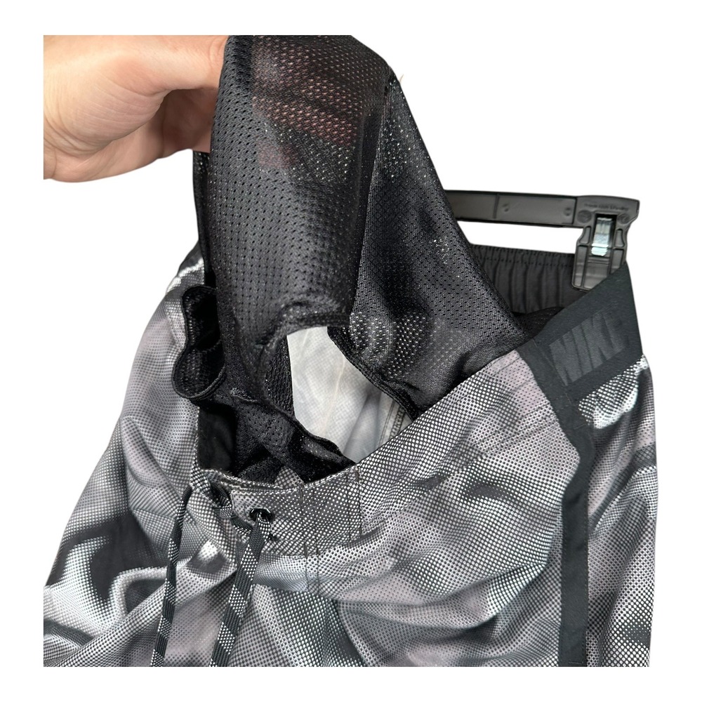 Nike Men's M Medium Gray Black Swirl Swim Trunks Pool Casual - Picture 15 of 16